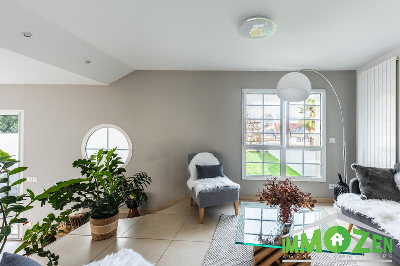 Maison - 165 m² - 8 pièces