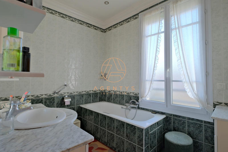 Maison - 168 m² - 5 pièces