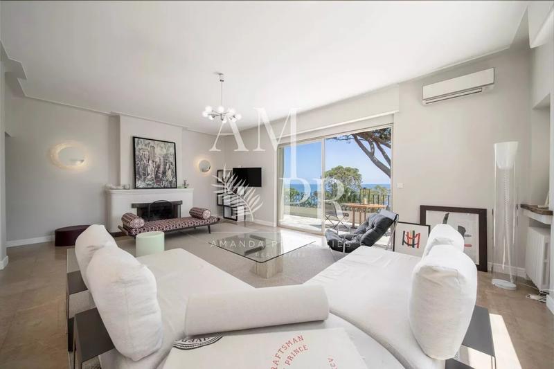 Villa - 300 m² - 4 pièces