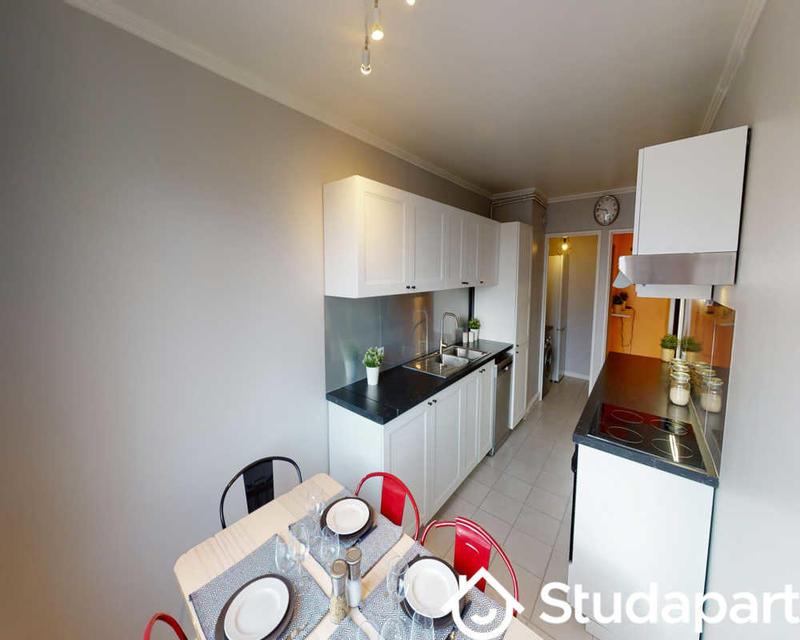 Chambre - 100 m² - 1 pièce