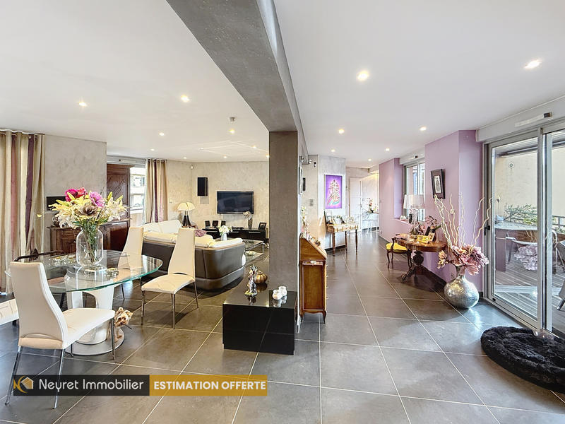 Appartement - 135 m² - 6 pièces