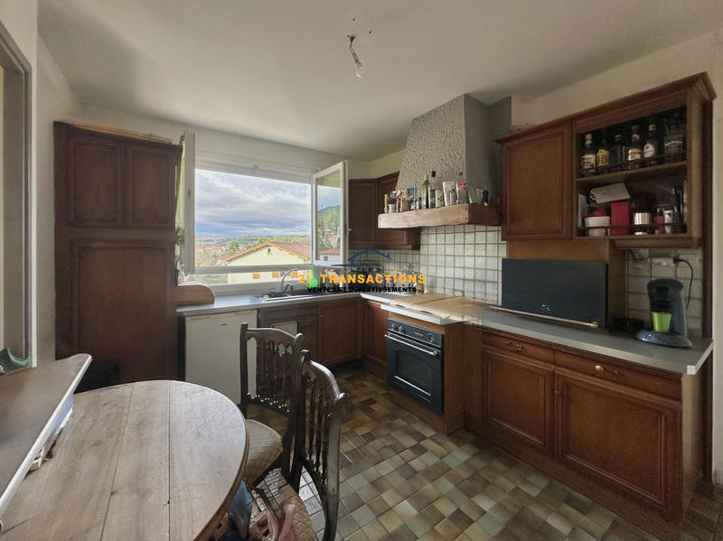 Maison traditionnelle - 169 m² - 6 pièces