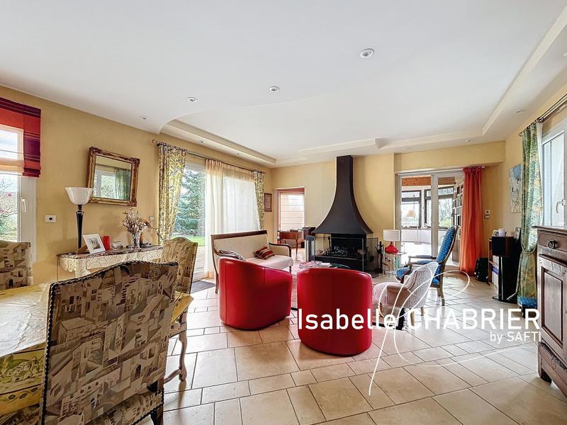 Maison - 244 m² - 8 pièces