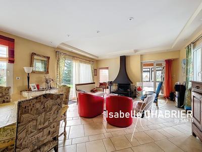 Maison - 244 m² - 8 pièces