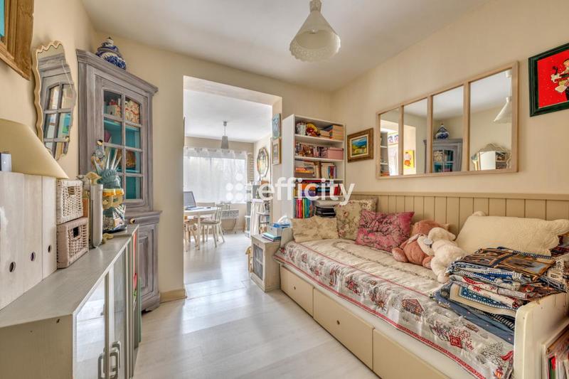 Pavillon - 150 m² - 6 pièces