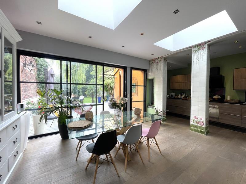 Maison - 215 m² - 7 pièces