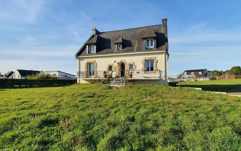 Maison traditionnelle - 156 m² - 7 pièces