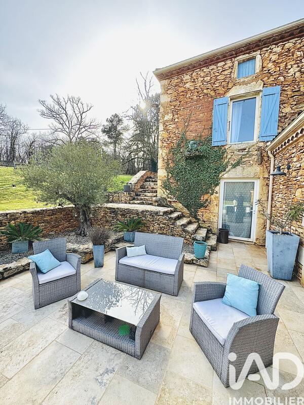 Maison - 200 m² - 5 pièces