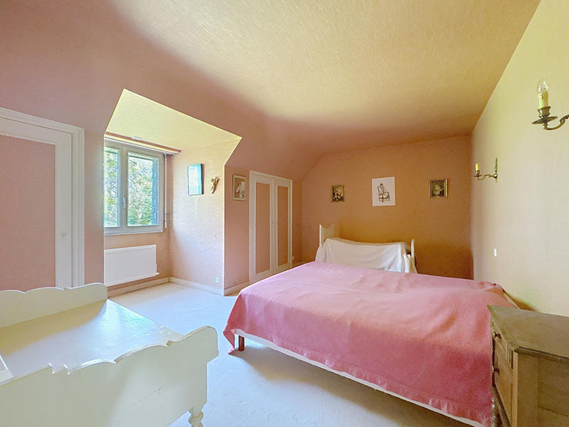 Maison - 250 m² - 8 pièces