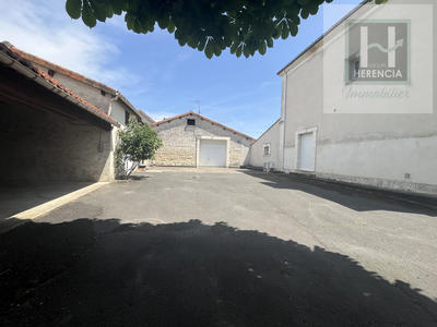 Maison - 253 m² - 7 pièces