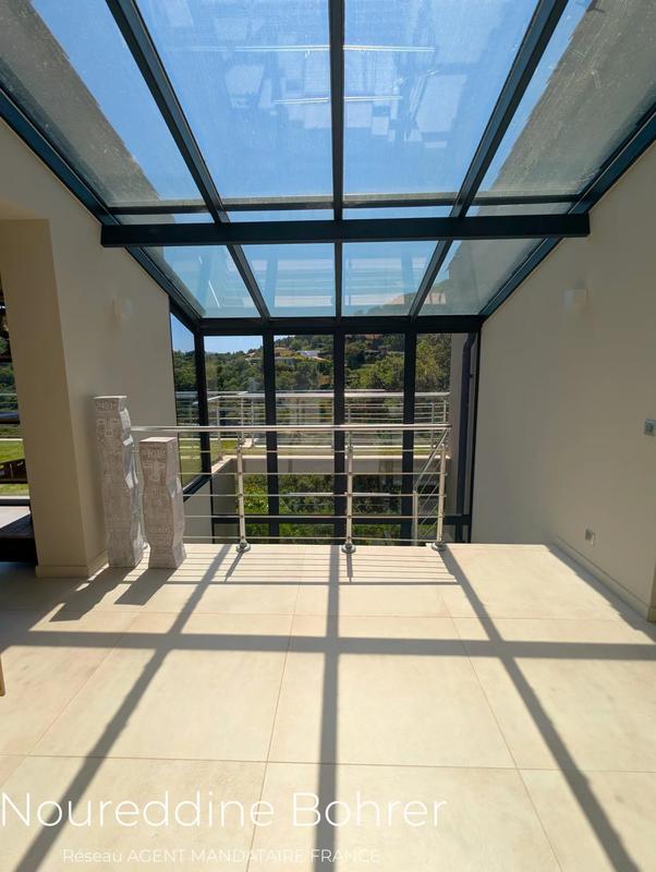 Villa - 260 m² - 7 pièces