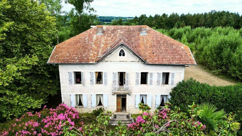 Maison de maîtres - 400 m² - 10 pièces