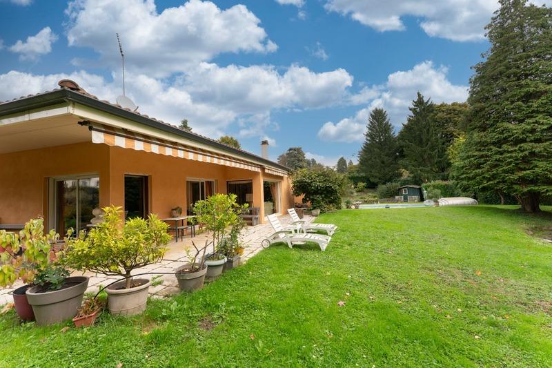 Maison - 333 m² - 9 pièces