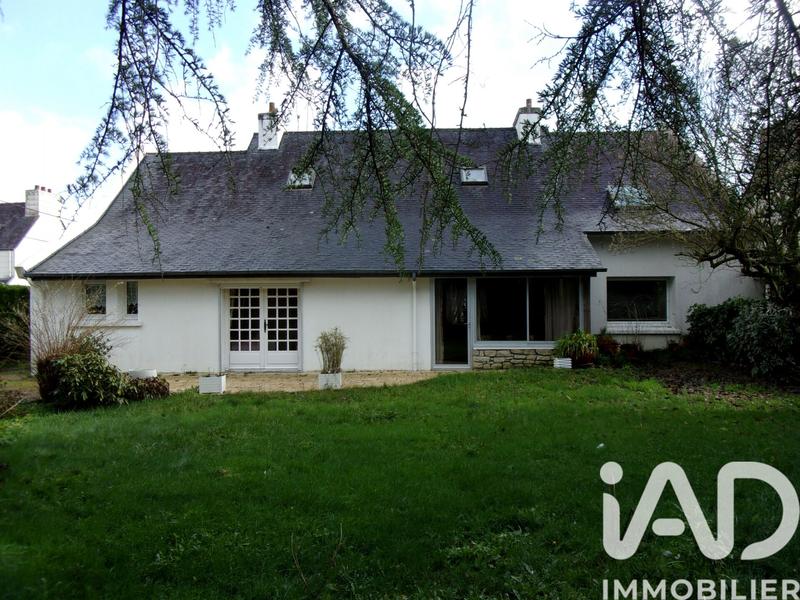 Maison - 212 m² - 12 pièces