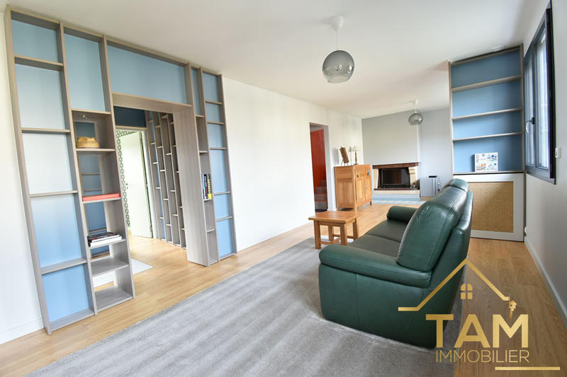 Maison - 228 m² - 8 pièces