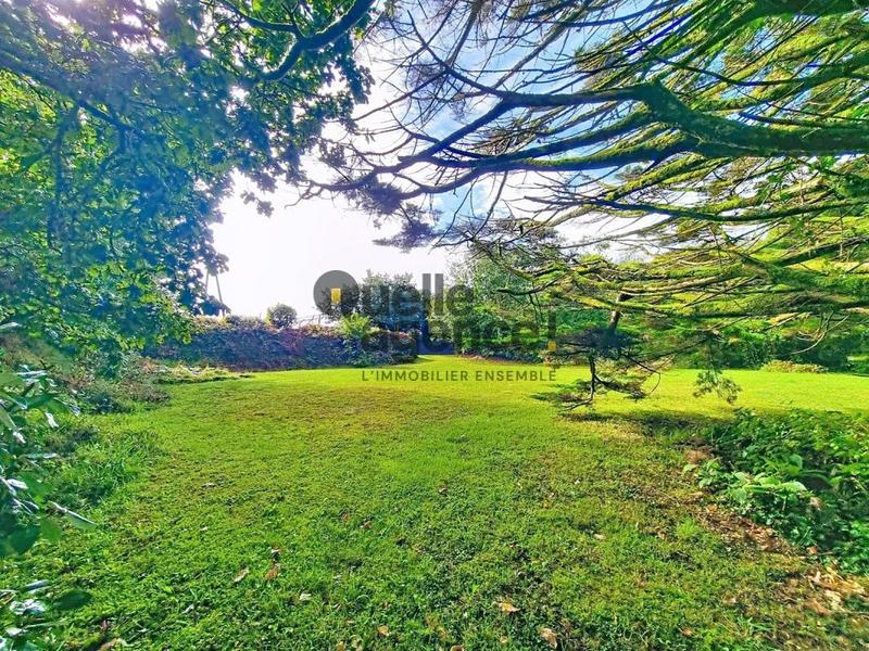 Maison - 213 m² - 8 pièces