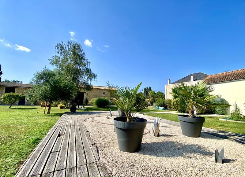 Maison - 240 m² - 6 pièces