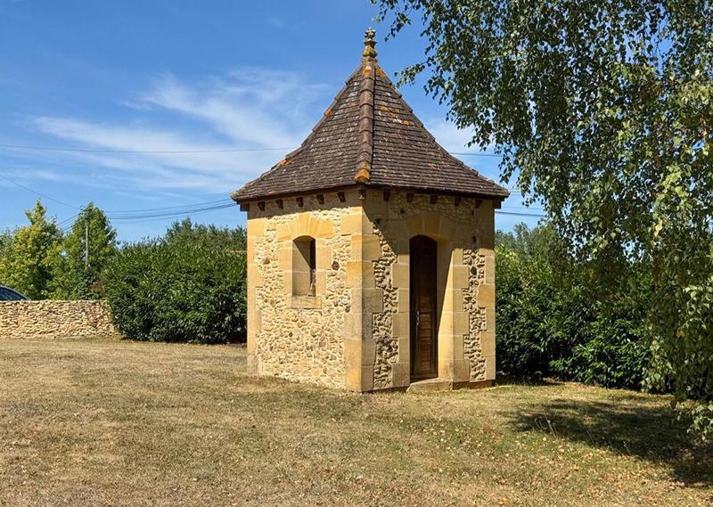 Maison - 275 m² - 12 pièces