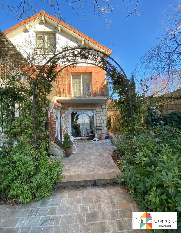 Maison - 143 m² - 7 pièces