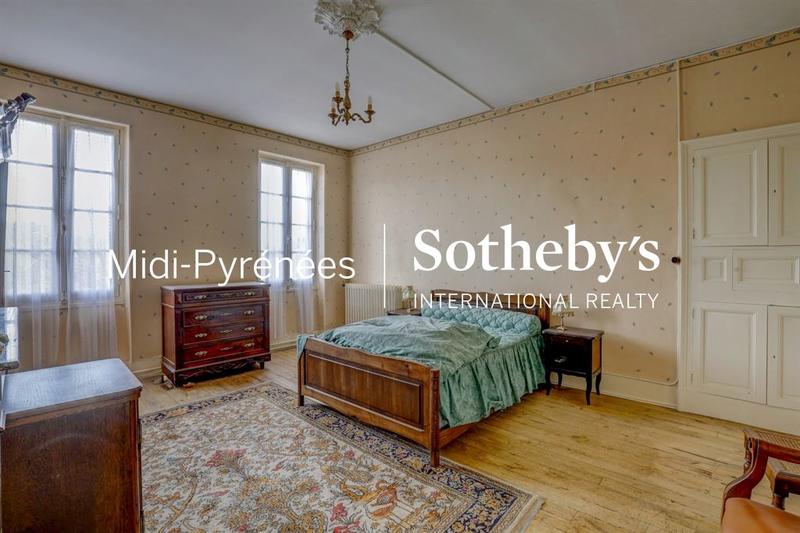 Maison - 232 m² - 6 pièces