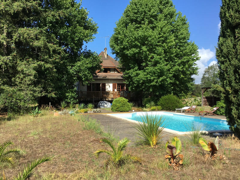 Maison - 265 m² - 7 pièces