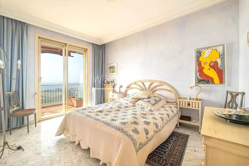 Appartement - 179 m² - 5 pièces