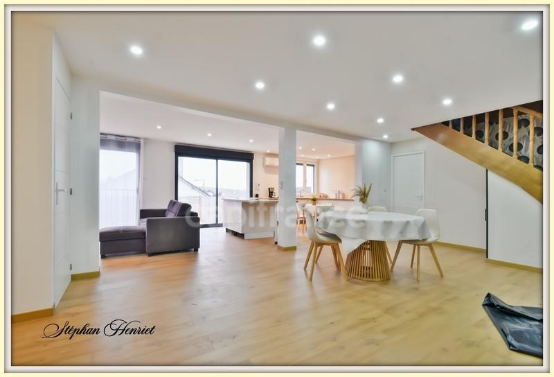 Maison - 156 m² - 8 pièces