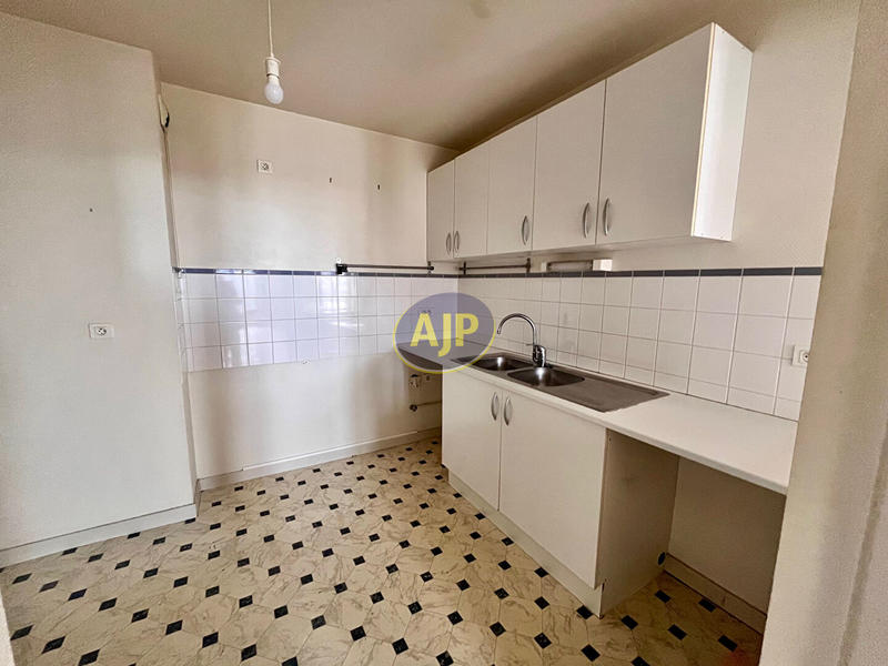 Appartement - 82 m² - 3 pièces