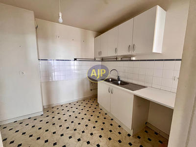 Appartement - 82 m² - 3 pièces