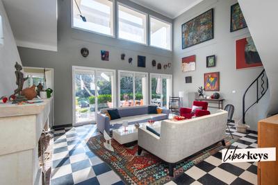 Maison - 195 m² - 6 pièces