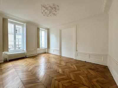 Appartement - 172 m² - 7 pièces