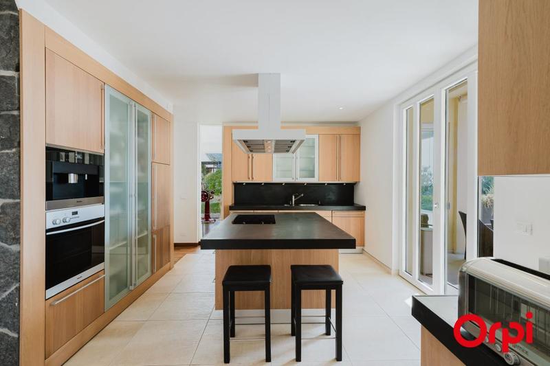 Villa - 366 m² - 11 pièces