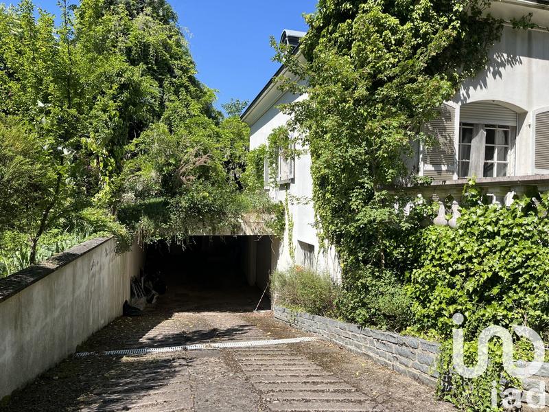 Maison - 334 m² - 9 pièces