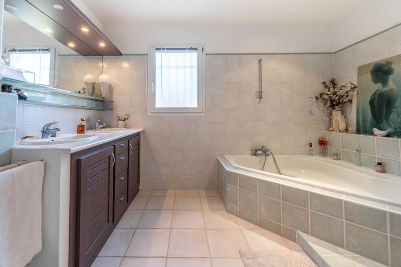 Villa - 143 m² - 5 pièces