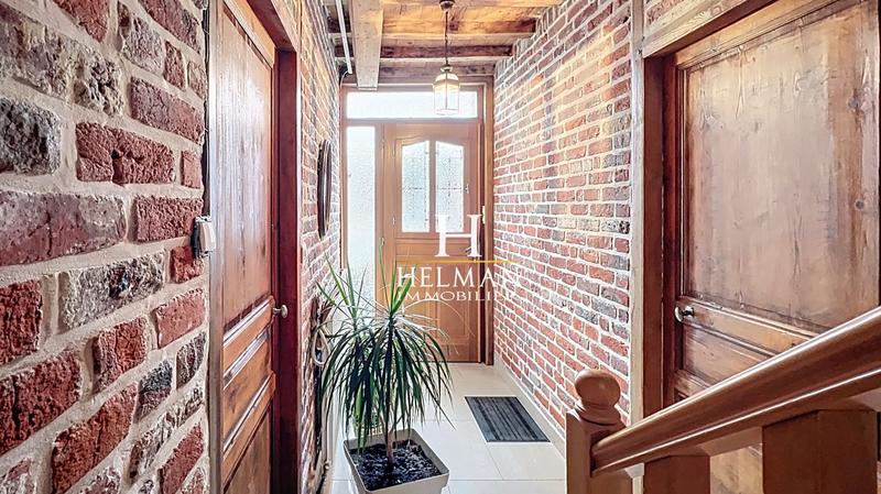 Maison - 220 m² - 8 pièces