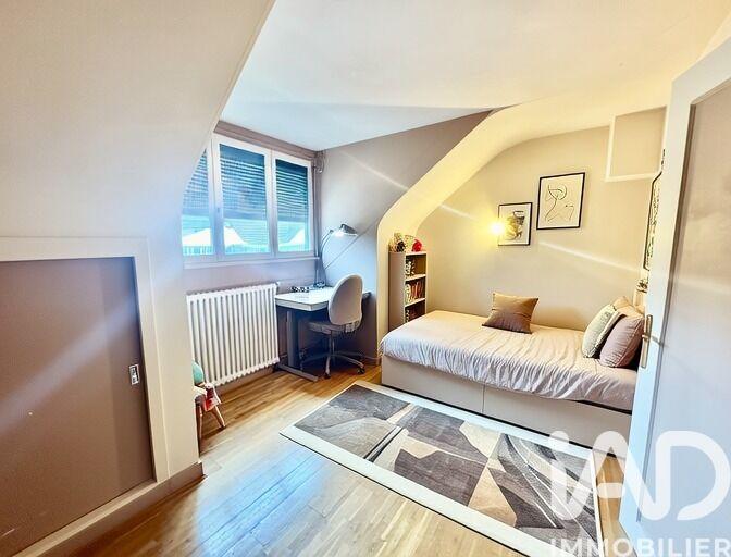 Maison - 189 m² - 5 pièces