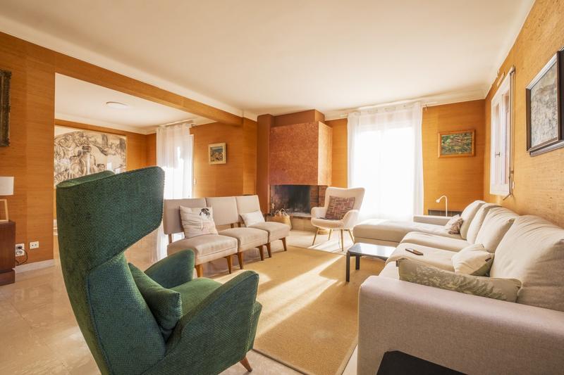 Maison - 217 m² - 7 pièces