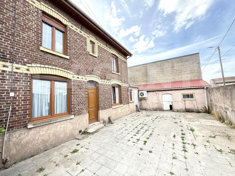 Maison - 122 m² - 5 pièces