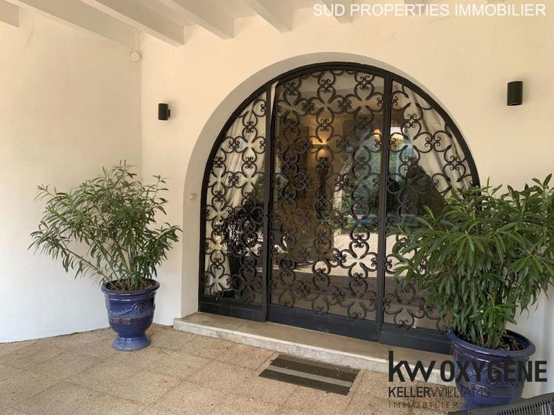 Villa - 247 m² - 7 pièces