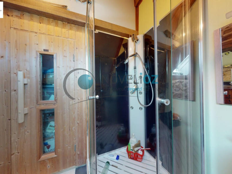 Maison - 259 m² - 8 pièces