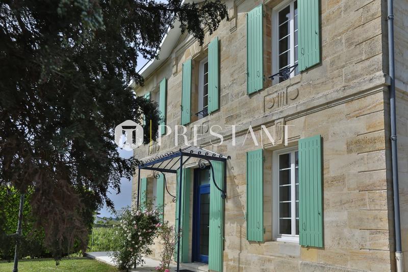 Maison - 240 m² - 9 pièces