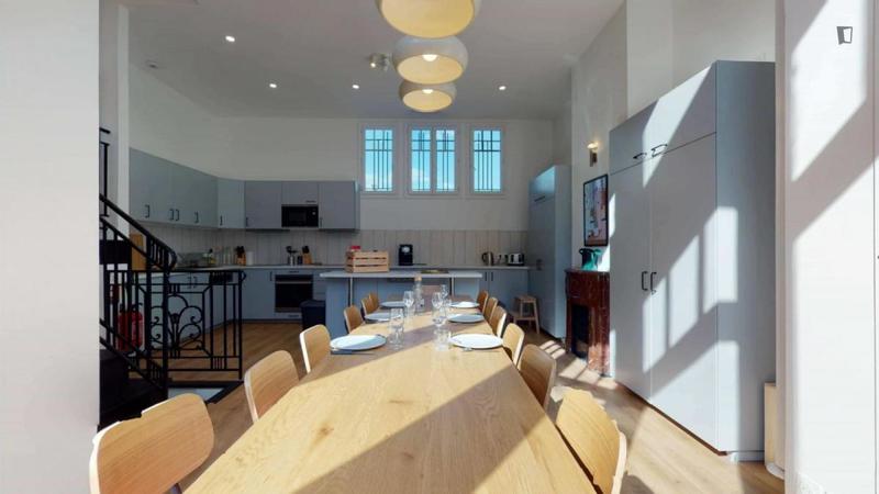 Chambre - 15 m² - 9 pièces