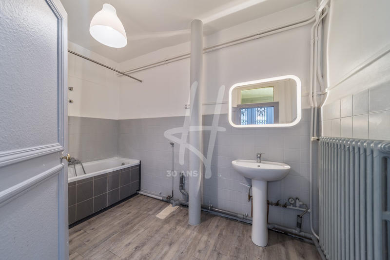 Appartement - 90 m² - 4 pièces