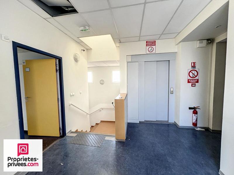 Maison - 300 m² - 9 pièces