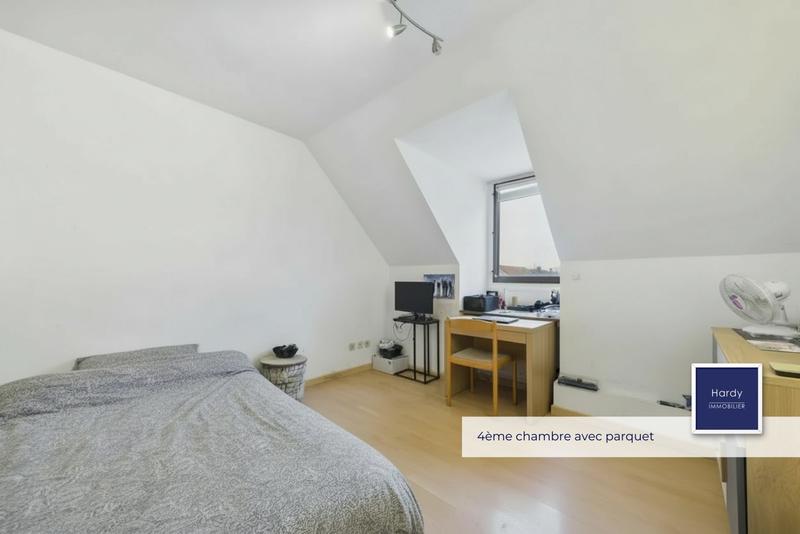 Maison - 97 m² - 6 pièces