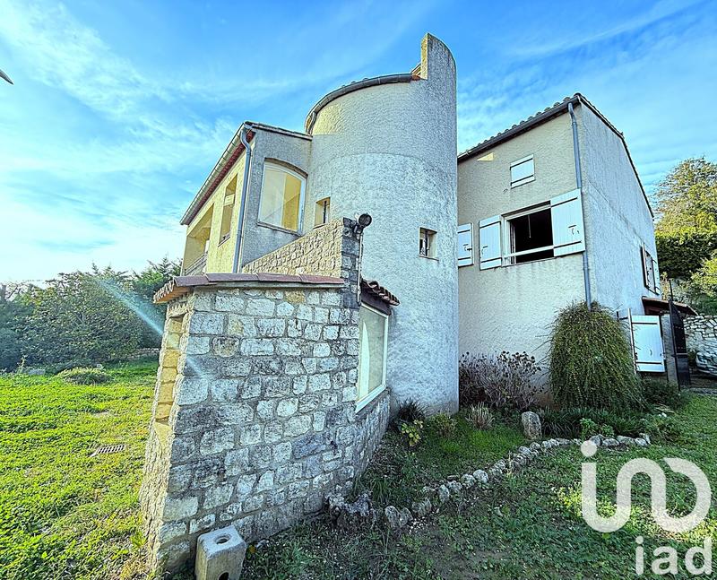 Maison - 240 m² - 10 pièces