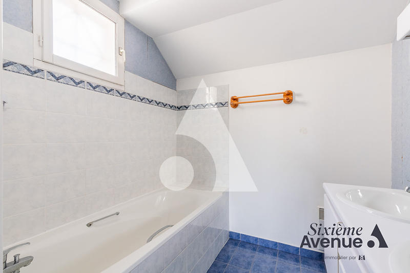 Maison - 140 m² - 7 pièces