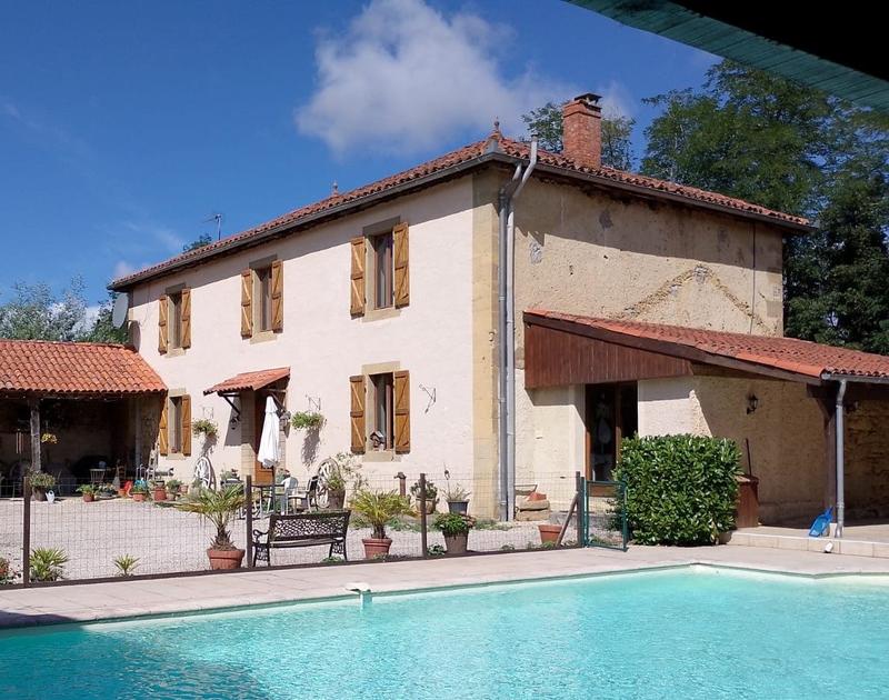 Maison ancienne - 218 m² - 7 pièces