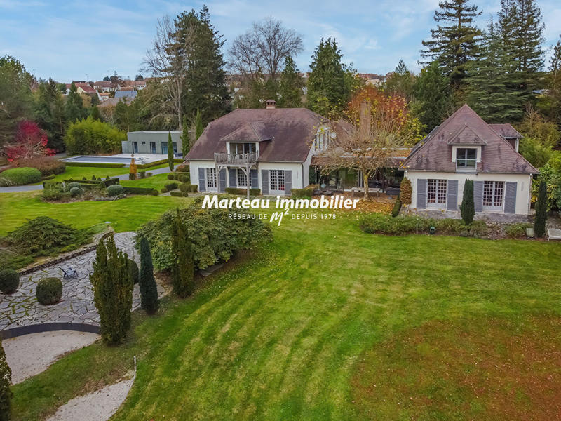 Demeure - 589 m² - 15 pièces