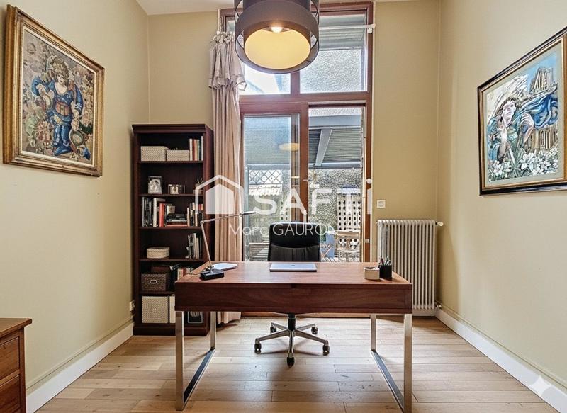 Appartement - 160 m² - 7 pièces